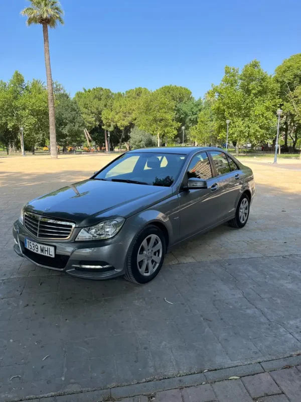 2012 Mercedes-Benz C 220
